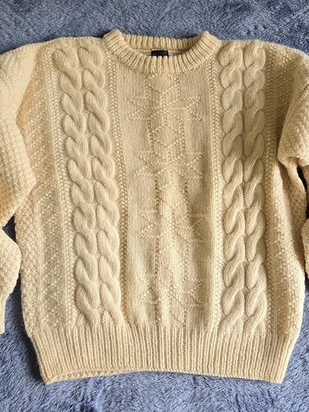 Vintage Dale of Norway Pure Wool Cable Knit Snowflake Sweater Cream Medium